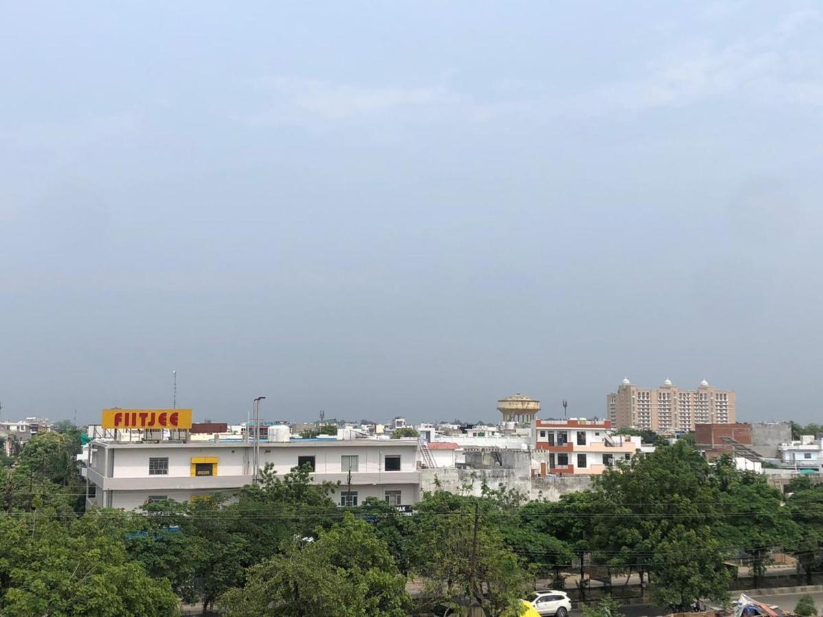 Hotel Kingston House Lucknow Bagian luar foto