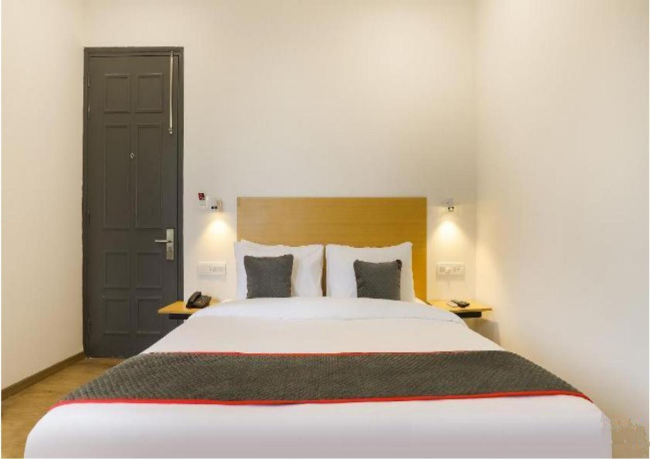 Hotel Kingston House Lucknow Bagian luar foto